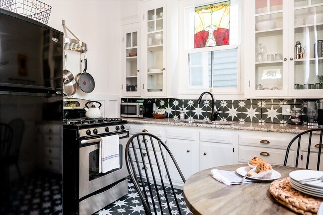 Foto del edificio - 611 16th St