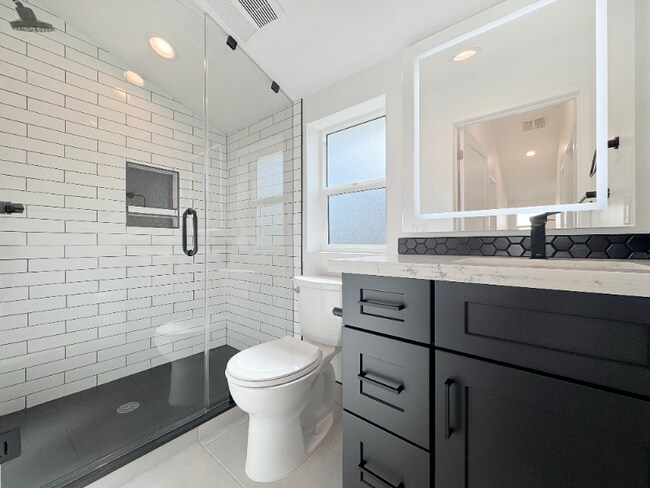 Foto del edificio - 4461 Farquhar Ave