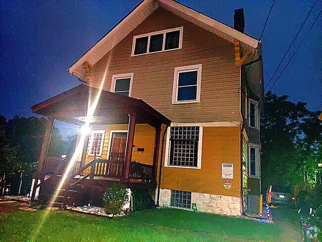 Building Photo - 907 Lexington Ave