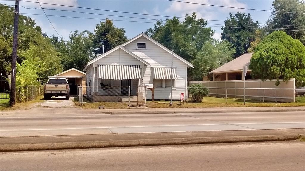 Primary Photo - 4314 Hirsch Rd
