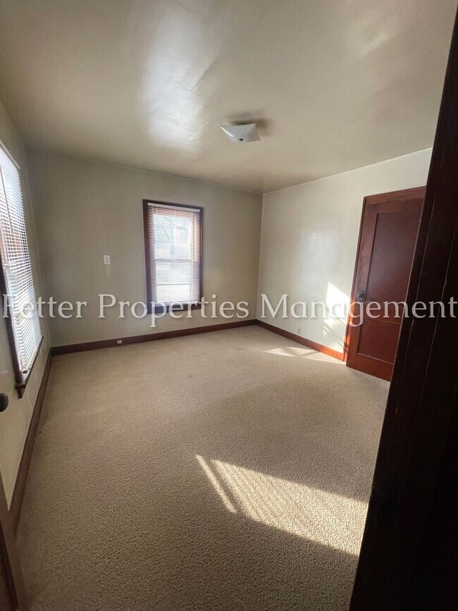 Foto del edificio - First Month's Rent Half Price!