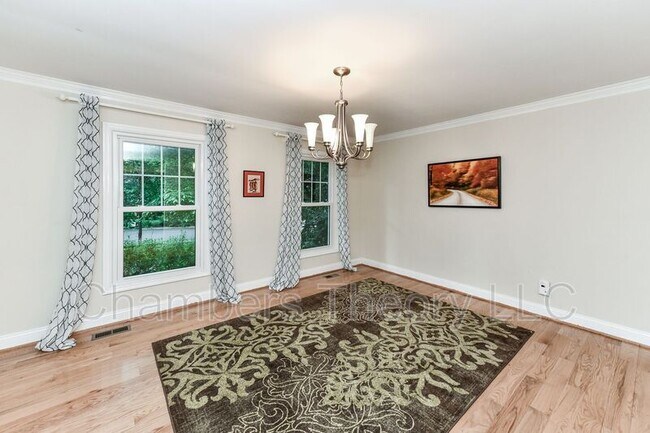 Foto del edificio - 12023 Lake Newport Rd