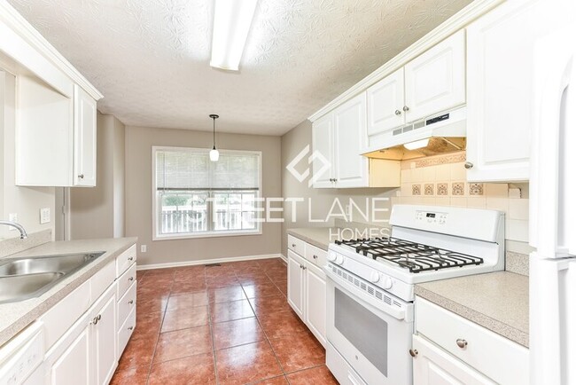 Building Photo - Charming 4 Bedroom in Lawrenceville!