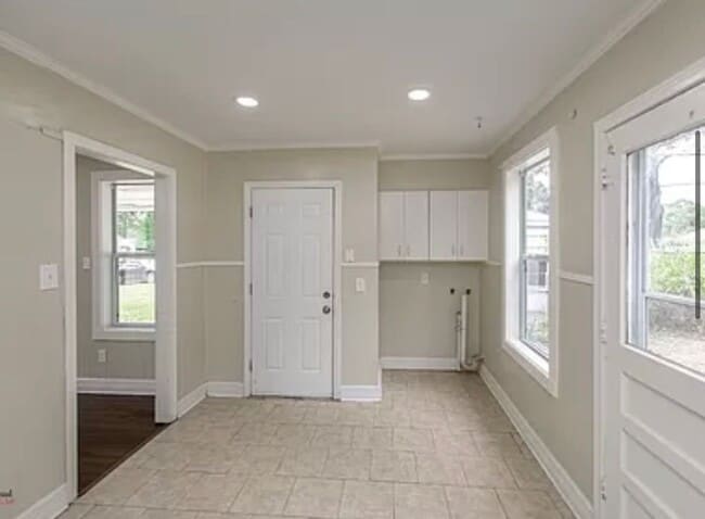 Building Photo - Check It Out!