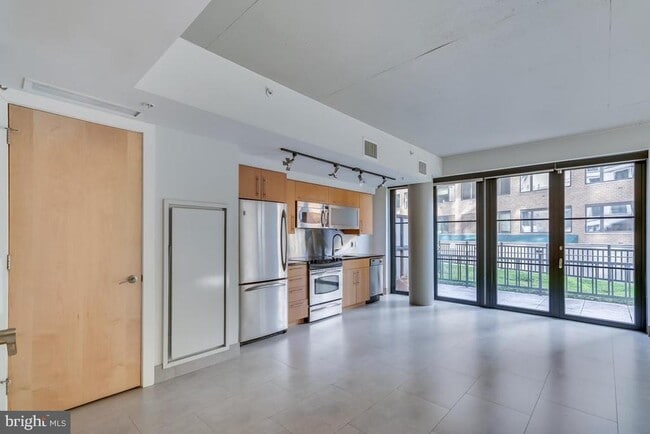 Building Photo - 1133 14th St NW