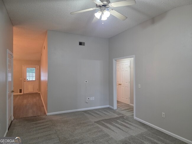 Foto del edificio - 5022 Winfield Dr