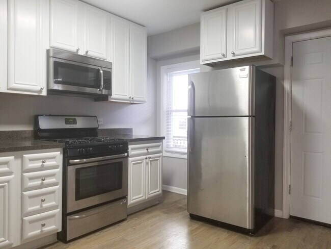 Foto del edificio - 3437 N Paulina St