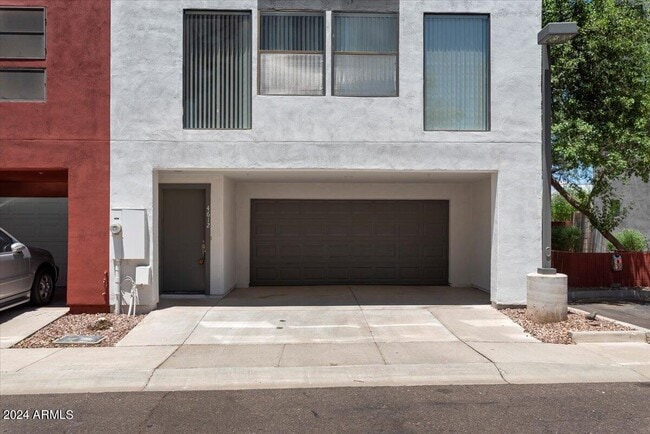 Building Photo - 4612 E Culver St