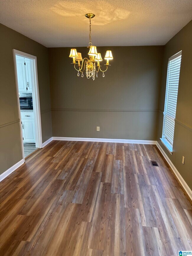 Foto del edificio - 284 Stonebridge Rd