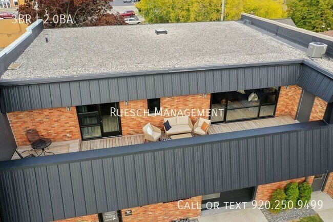 Building Photo - 3 Bedroom Condo in Downtown Green Bay-Furn...