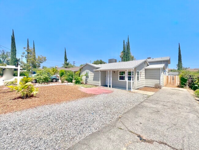 Building Photo - 7342 Loma Verde Ave