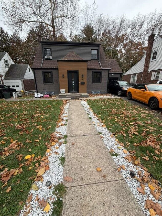 Primary Photo - 996 Palisade Ave