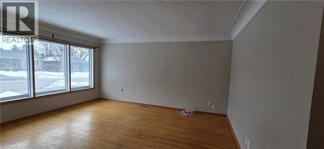 Building Photo - 46 Munroe St