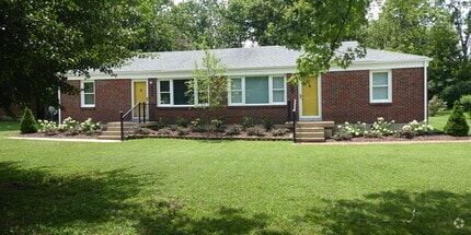 Building Photo - 211 N Bigby Dr