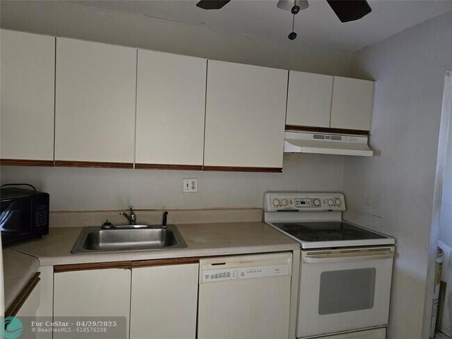 Foto del edificio - 7925 S Colony Cir