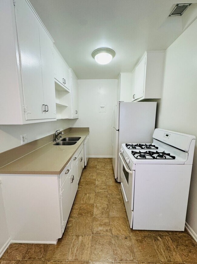 Foto del interior - 600-817 N LAS PALMAS AVE