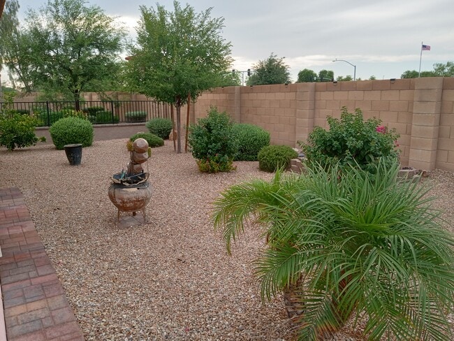 Building Photo - 2518 E Paseo Dr