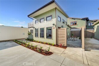 Building Photo - 127 E Foothill Blvd