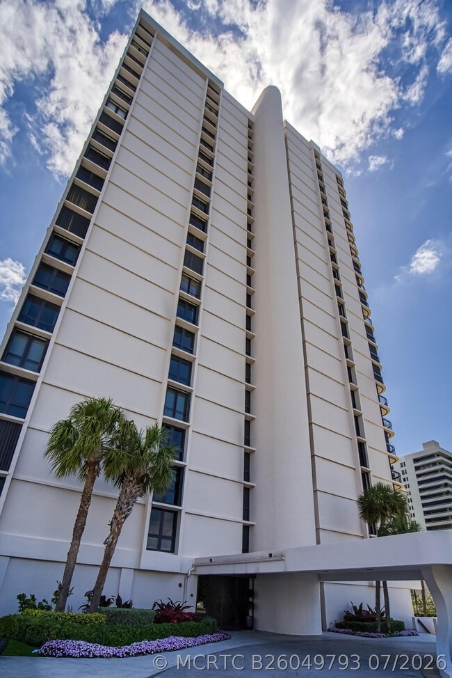 Foto del edificio - 5380 N Ocean Dr