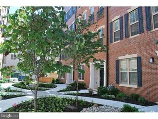 Building Photo - 105 Brinley Ct
