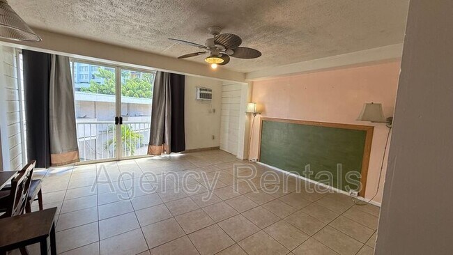 Foto del edificio - 2406 Kuhio Ave