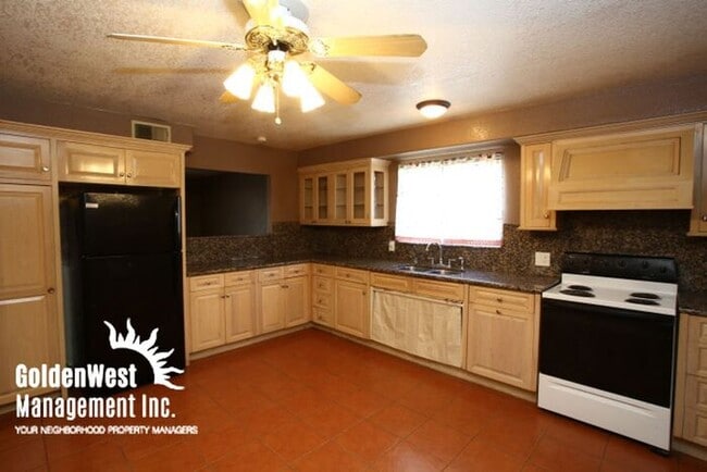 Building Photo - 109 N Prince Ln