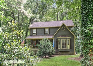 Building Photo - 3801 Stonewall Dr NW