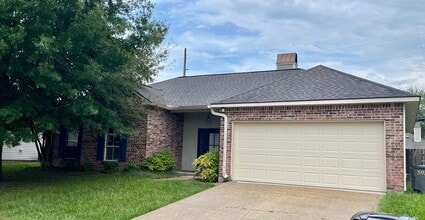 Building Photo - 303 Briarhaven Dr
