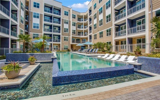 Foto del edificio - 14650 Landmark Blvd