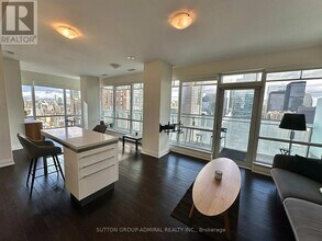 Building Photo - 80 John St