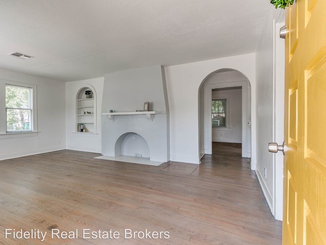 Building Photo - 2 br, 1 bath House - 3714 N Indiana Ave