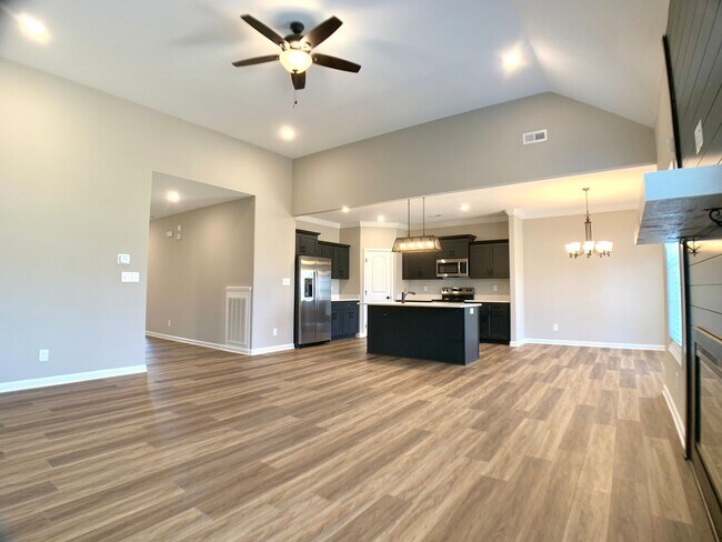 Foto del edificio - 413 Ayden Ln