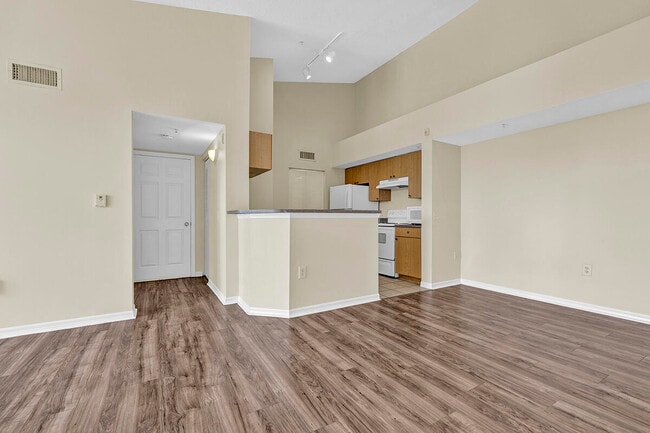 Building Photo - 521 Villa Cir