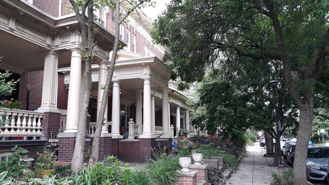 Calle - 4646 Hazel Ave