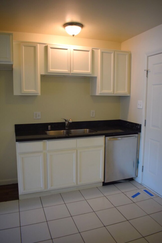 Foto del edificio - 6903 Fruitridge Rd