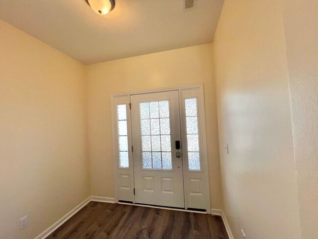 Building Photo - 1025 Grand Ridge Dr