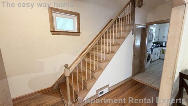 Building Photo - 131 Rindge Ave