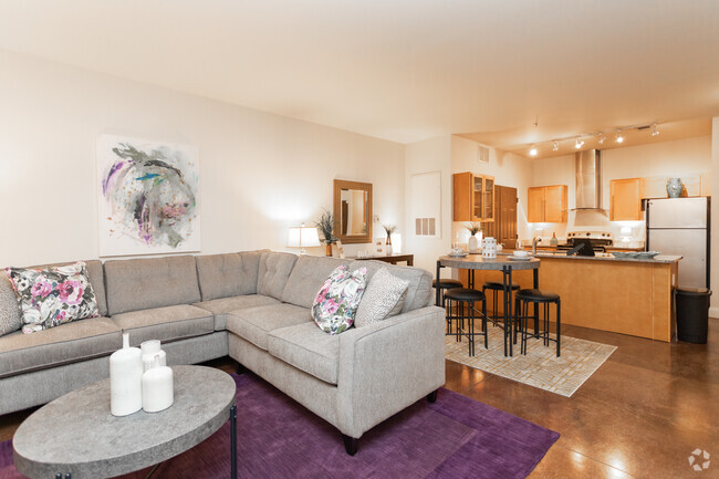 2BR, 2BA - 1080SF - The Gardens at Anthony House