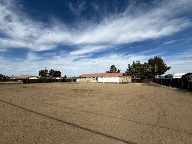 Building Photo - 15006 Tuscola Rd