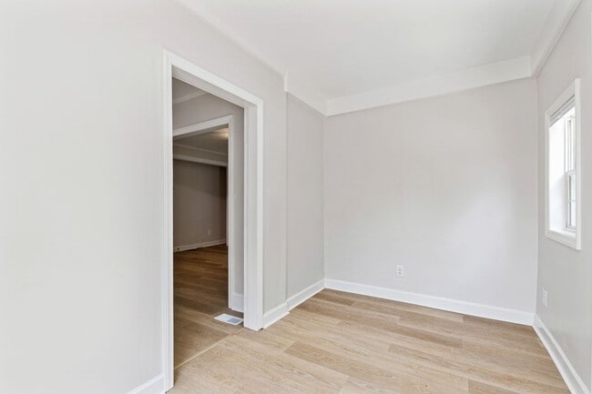 Building Photo - 1222 Duffy Pl