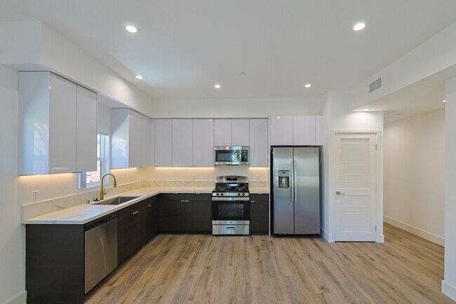 Foto del edificio - 2616 Wellington Rd
