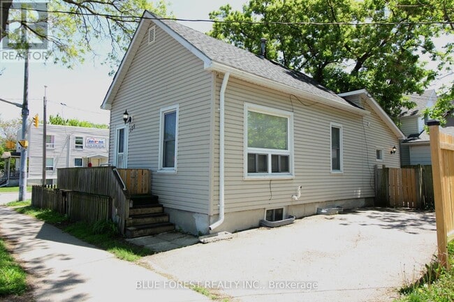 Building Photo - 175 Davis St