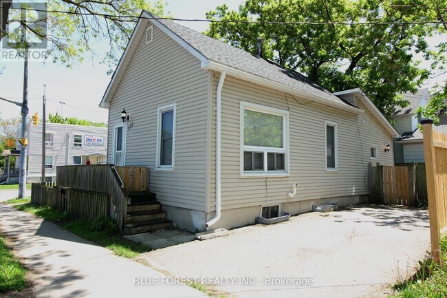 Photo du bâtiment - 175 Davis St