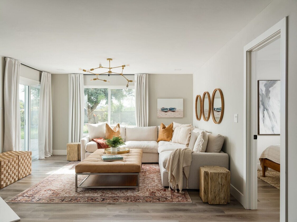 Foto principal - 2355 Finch Ln