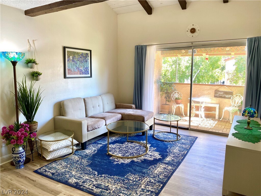 Foto principal - 1515 E Reno Ave