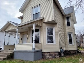 Building Photo - 641 Coit Ave NE
