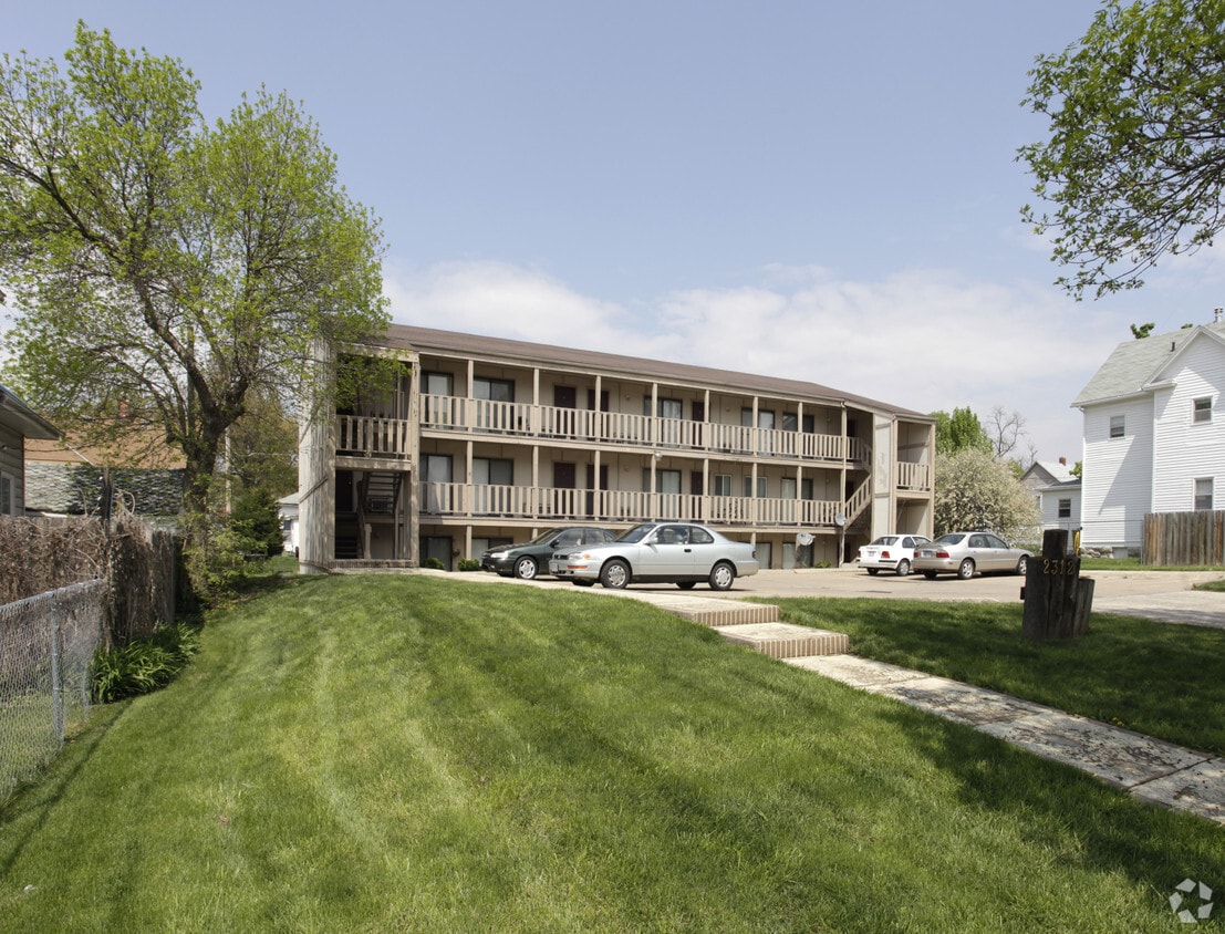 Building Photo - 2312 R St