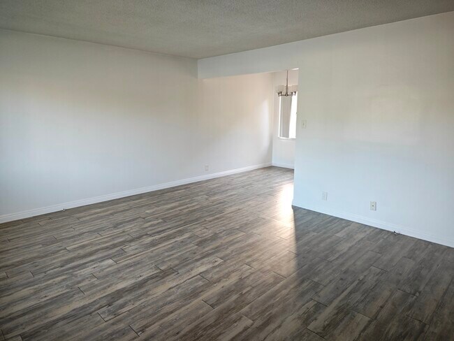 Building Photo - 444 W Regent St