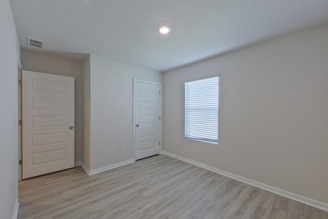 Building Photo - 4678 Malay Cir