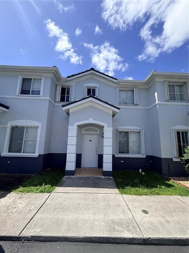 Foto del edificio - 7319 NW 174th Terrace